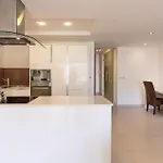 Апартаменты Cozy 3bd Seaside Apartment! Wifi And Great Location! Сент Джулианс