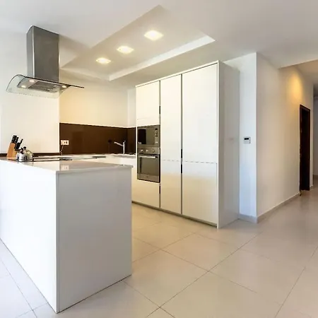 Cozy 3bd Seaside Apartment! Wifi And Great Location! Appartement