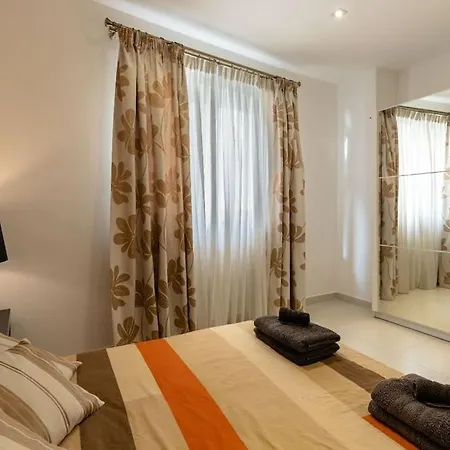 Cozy 3bd Seaside Apartment! Wifi And Great Location! * San Ġiljan