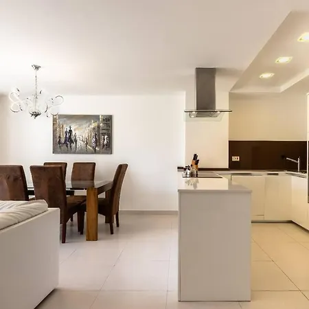아파트 Cozy 3bd Seaside Apartment! Wifi And Great Location! Saint Julian's